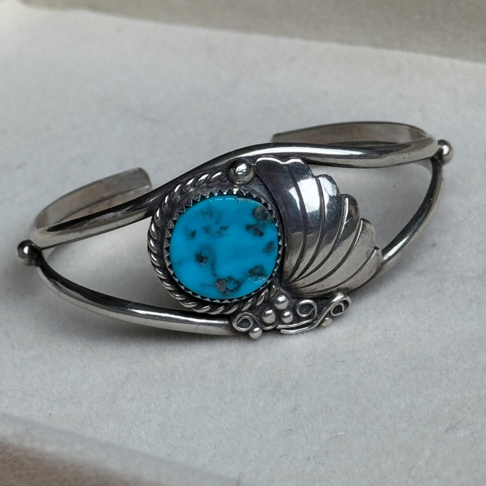 🍒 Sterling Silver and Turquoise Bracelet